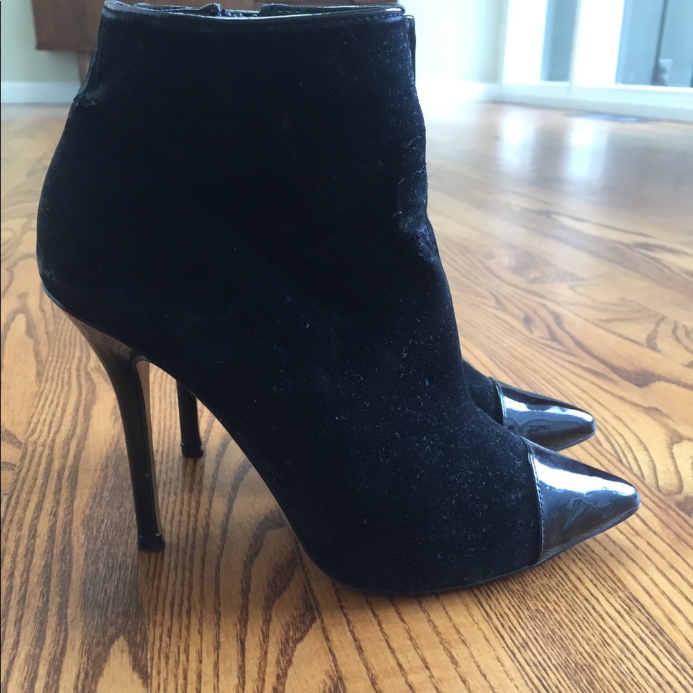 Jumex black heeled ankle boots